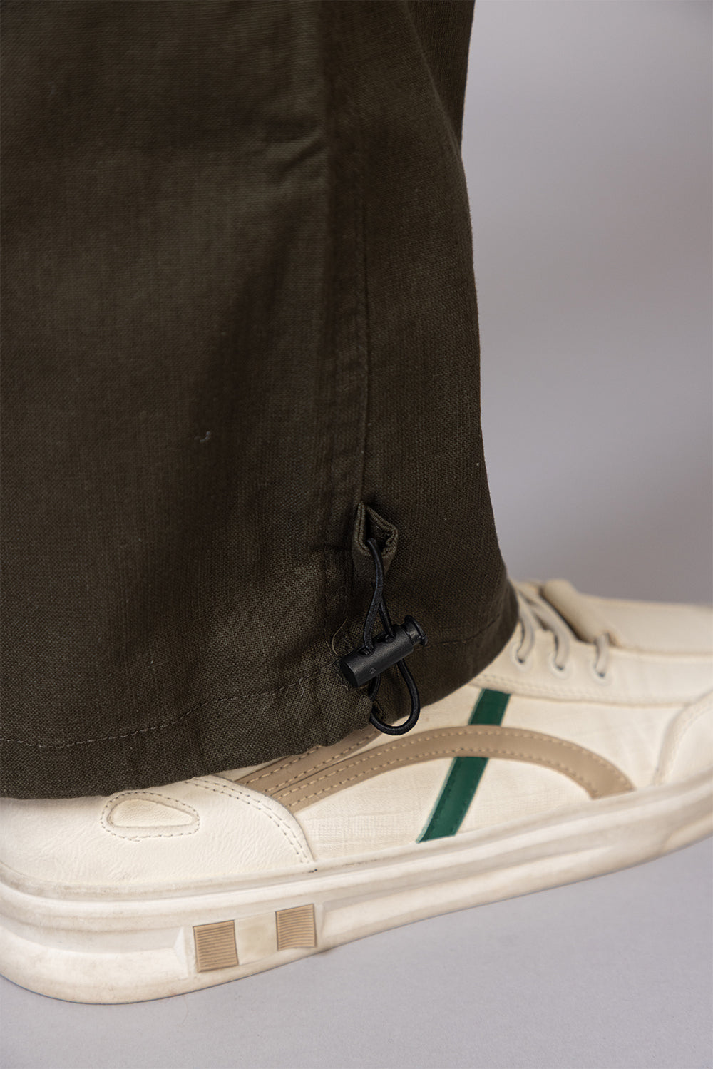 Men's Relaxed Fit Cargo Pants with Zipper Pockets | Olive Green