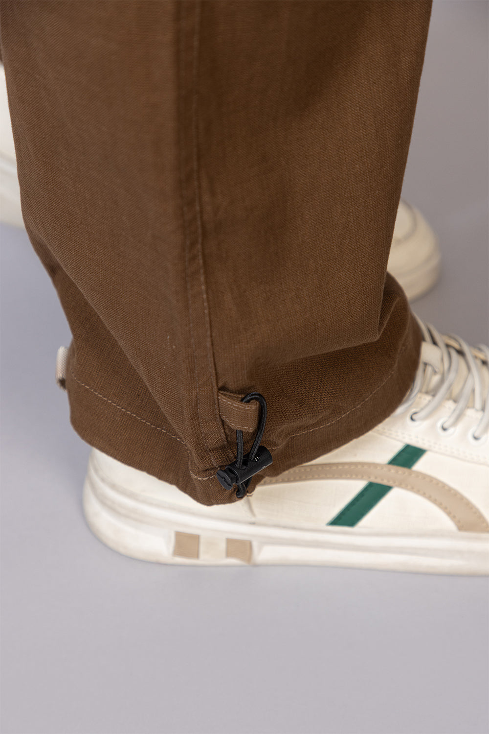 Men's Relaxed Fit Cargo Pants with Zipper Pockets | Khaki Brown