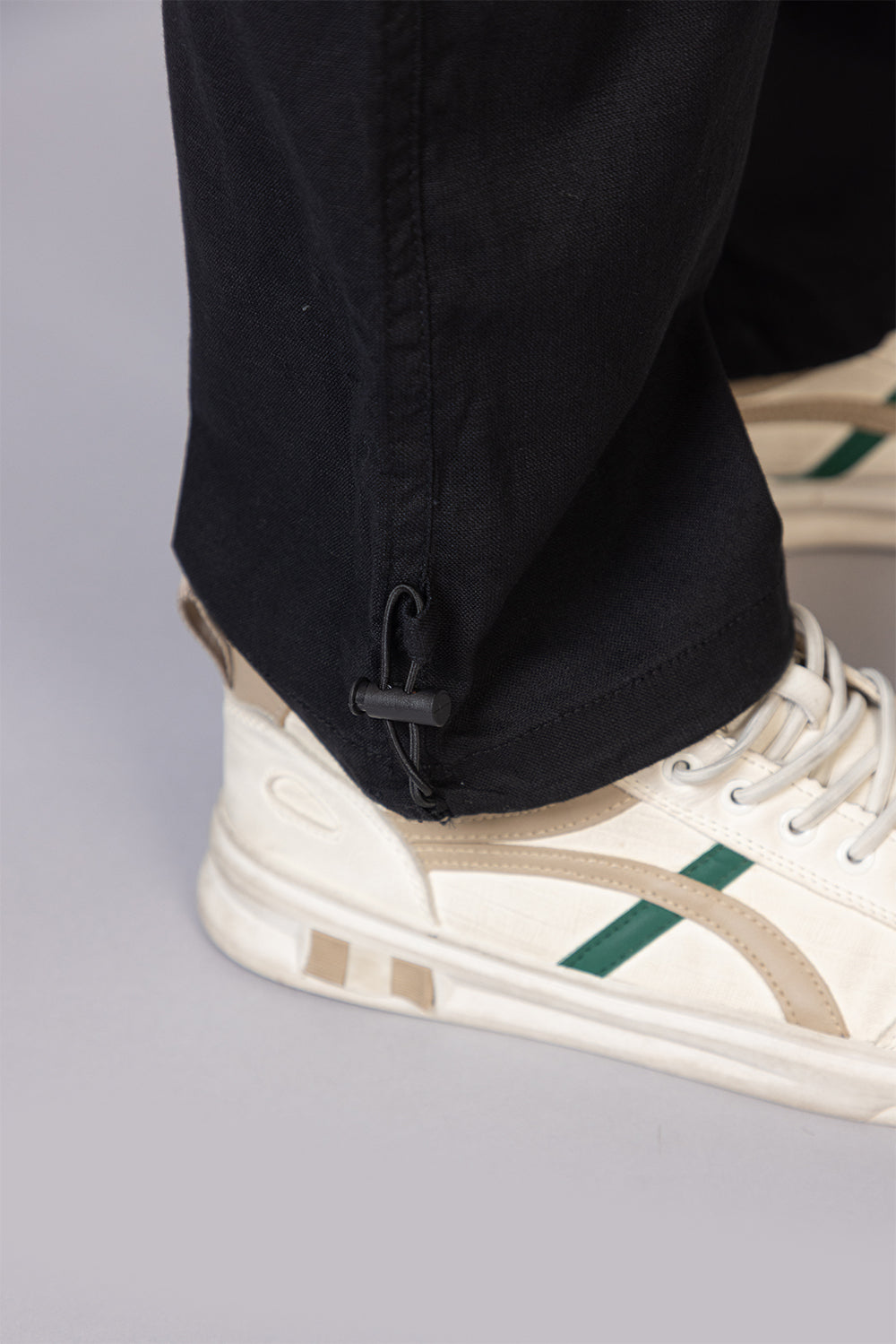 Men's Relaxed Fit Cargo Pants with Zipper Pockets | Black