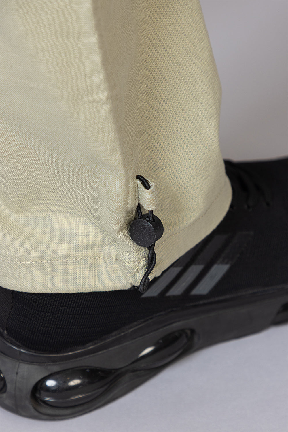 Men's Relaxed Fit Cargo Pants with Zipper Pockets | Sage Green