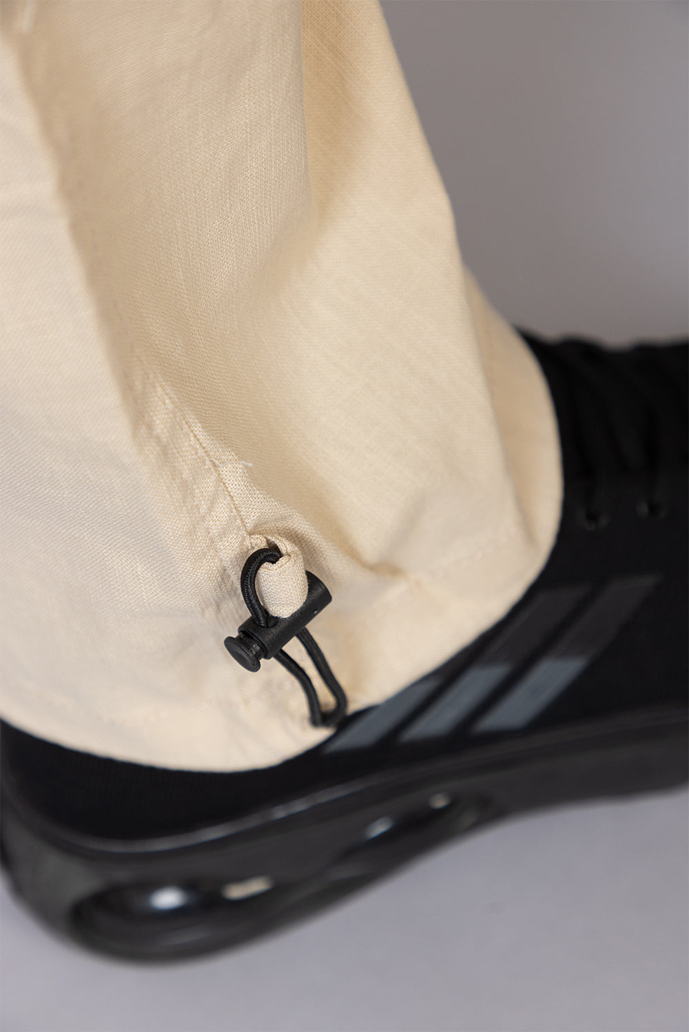 Men's Baggy Fit Drawstring Cargo Pants | Cream, 7-Pocket Streetwear Trousers